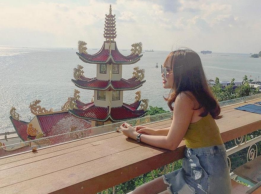 Check-in tha ga tai nhung quan do uong day goc song ao o Vung Tau hinh anh