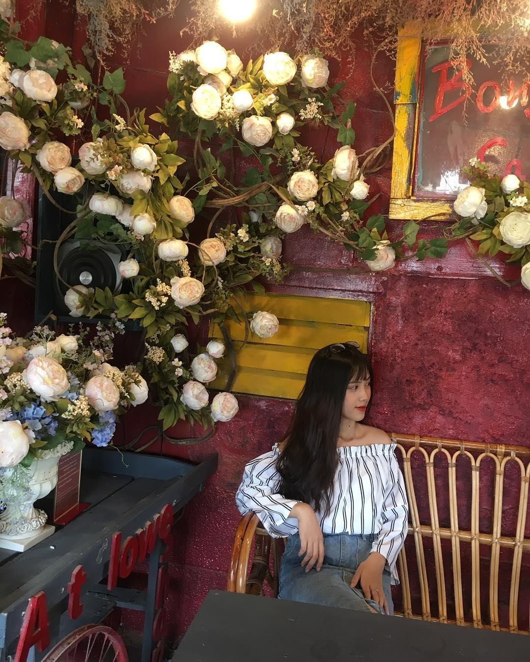 5 quán cafe đầy góc sống ảo cho hội bánh bèo ảnh 8 5 quan cafe day goc song ao cho hoi banh beo anh 8