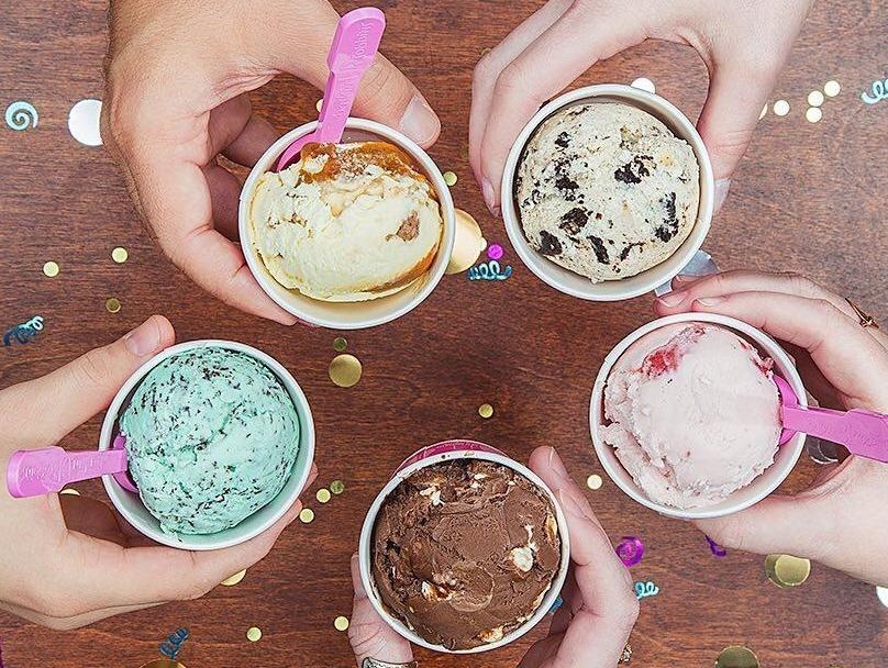 Tranh nong ngay he tai 7 quan kem mat lanh o TP.HCM hinh anh