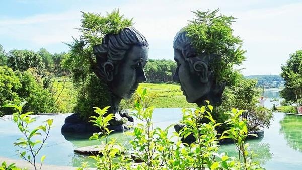 hồ Vô Cực tuyệt đẹp ở Đà Lạt thu hút giới trẻ  ảnh 1 ho Vo Cuc tuyet dep o Da Lat thu hut gioi tre anh 1