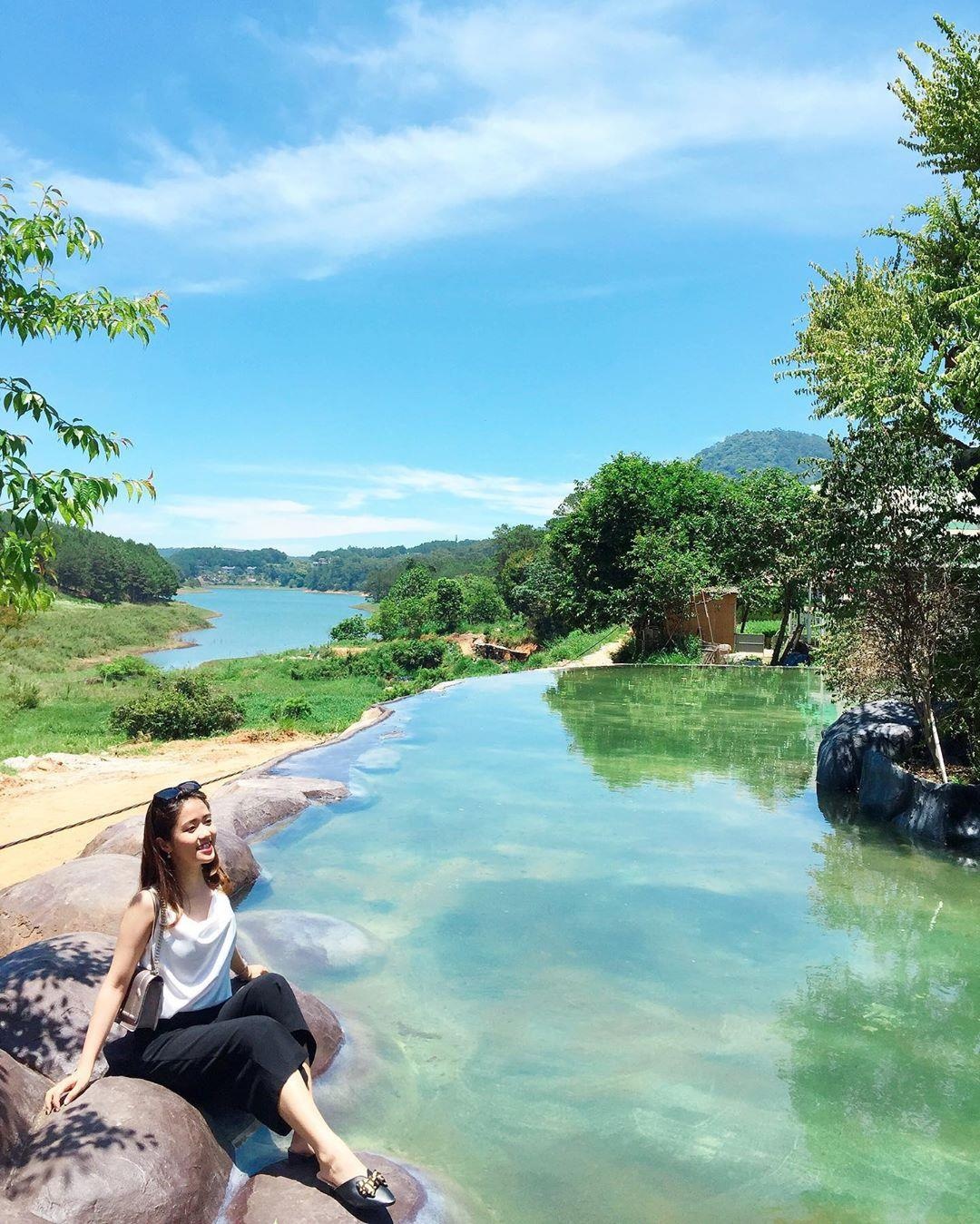 hồ Vô Cực tuyệt đẹp ở Đà Lạt thu hút giới trẻ  ảnh 16 ho Vo Cuc tuyet dep o Da Lat thu hut gioi tre anh 16