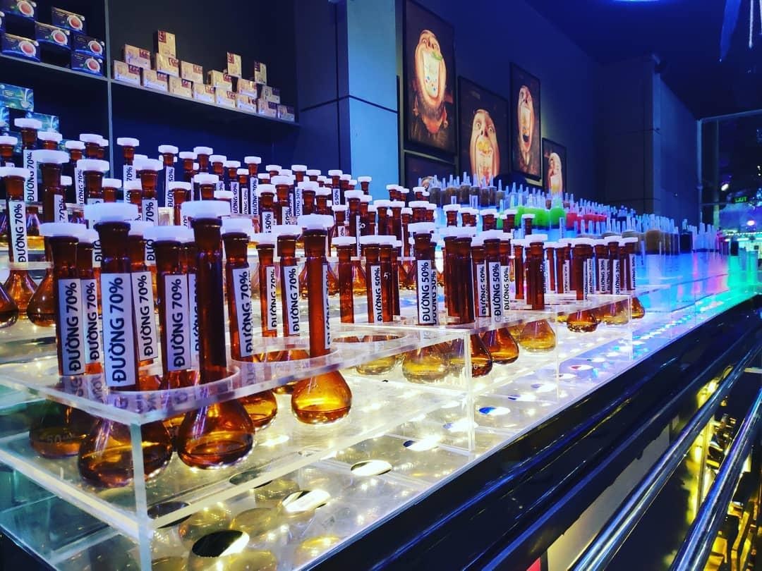 TP.HCM xuất hiện quán trà sữa thí nghiệm độc lạ ảnh 1 TP.HCM xuat hien quan tra sua thi nghiem doc la anh 1