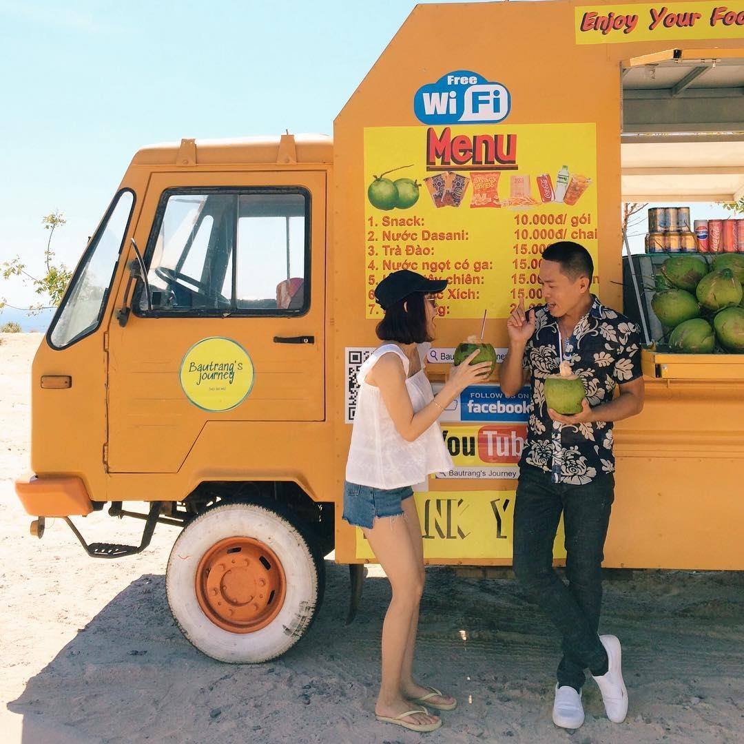 Bàu Trắng có chiếc xe vàng cam ảnh 5 Bau Trang co chiec xe vang cam anh 5