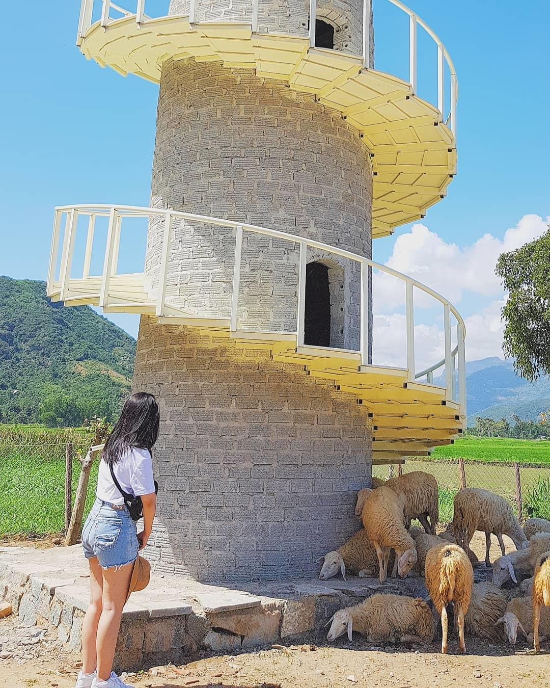 Dong cuu Suoi Tien moi toanh o gan Ninh Thuan anh 11