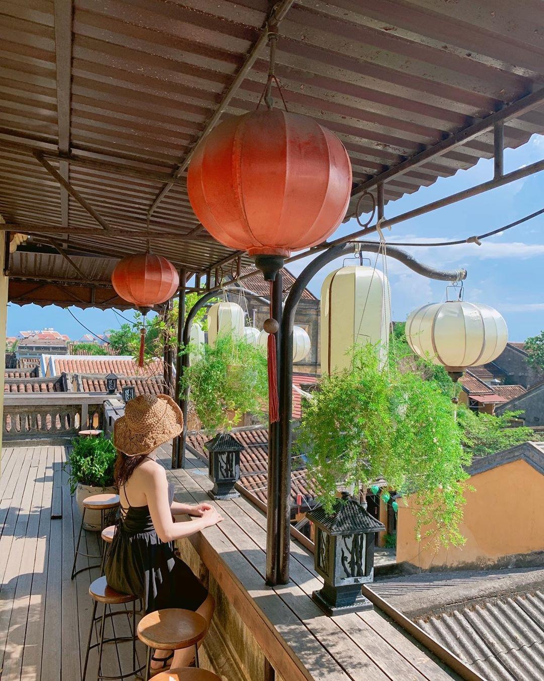 Nhung quan ca phe tren ca ngam duoc pho co Hoi An anh 13
