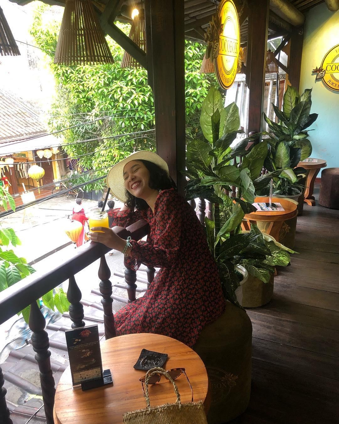 Nhung quan ca phe tren ca ngam duoc pho co Hoi An anh 9