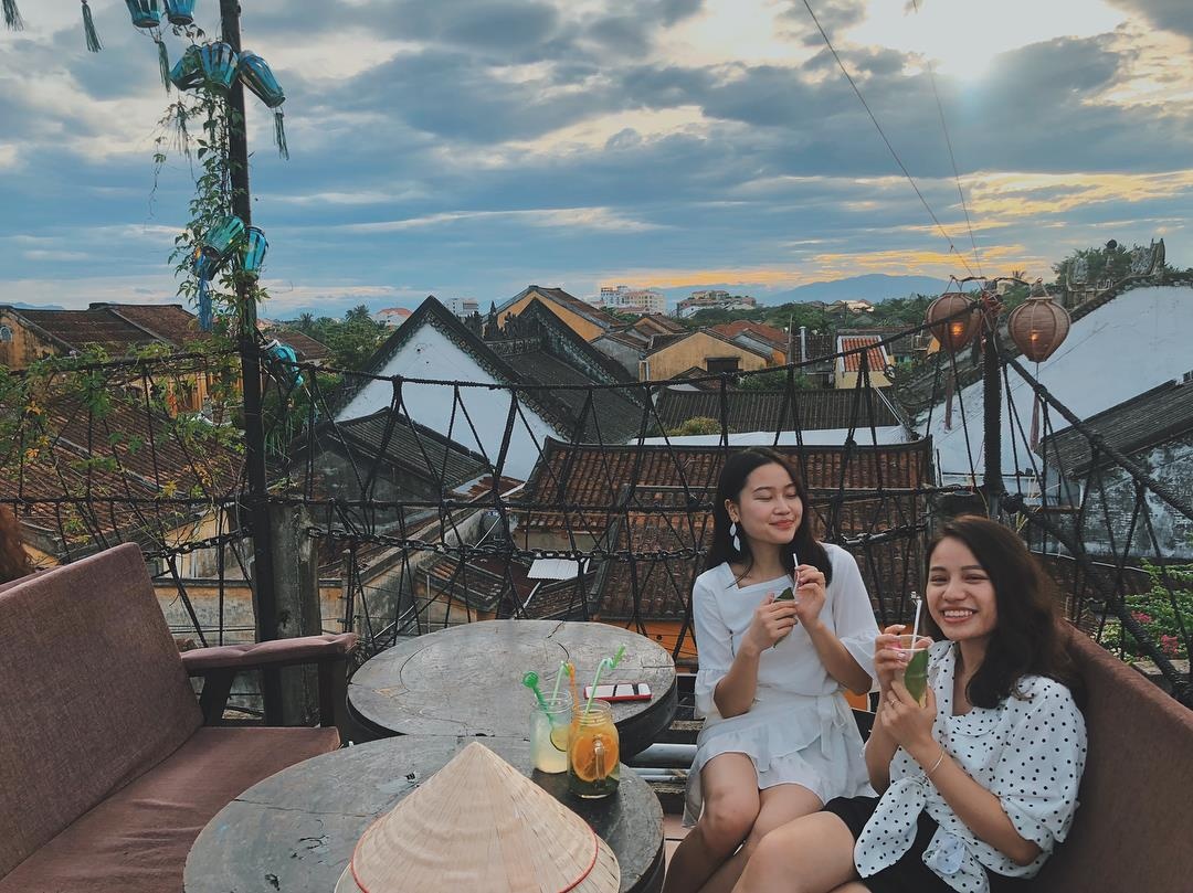 Nhung quan ca phe tren ca ngam duoc pho co Hoi An anh 4