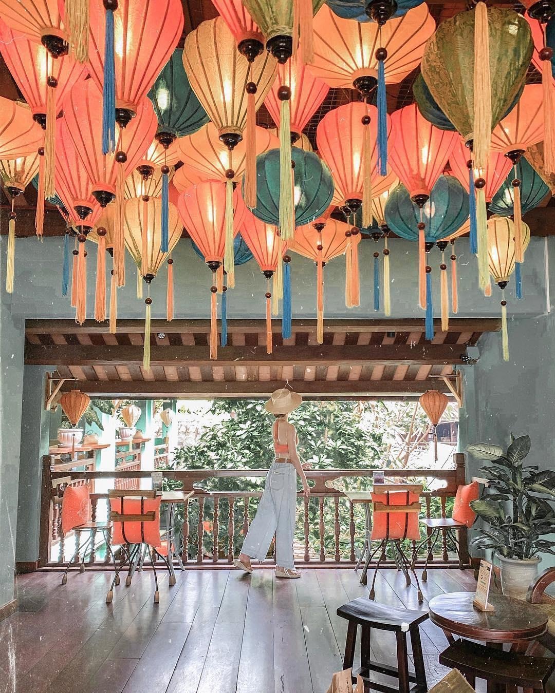 Nhung quan ca phe tren ca ngam duoc pho co Hoi An anh 8