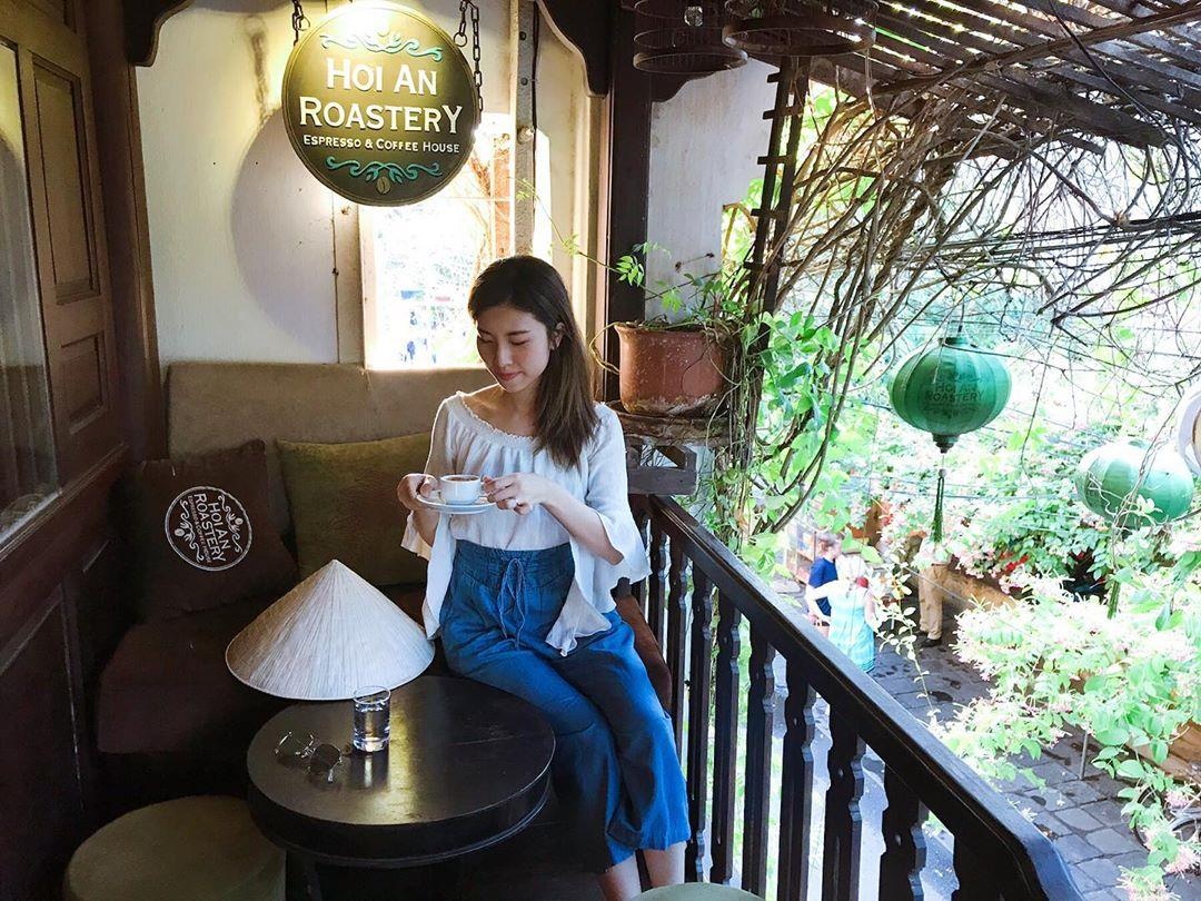 Nhung quan ca phe tren ca ngam duoc pho co Hoi An anh 24