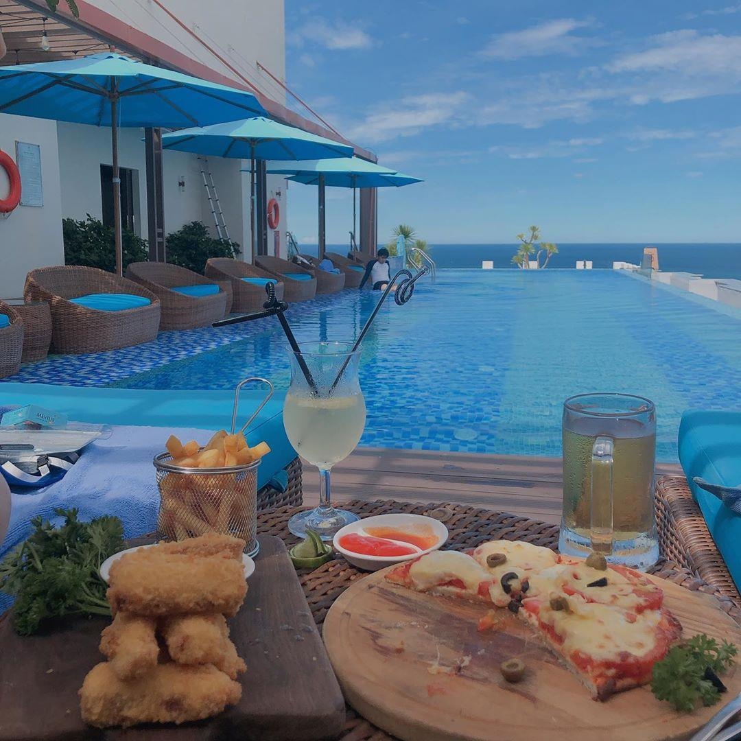 Hồ bơi trên cao sang chảnh ở Đà Nẵng ảnh 20 Ho boi tren cao sang chanh o Da Nang anh 20