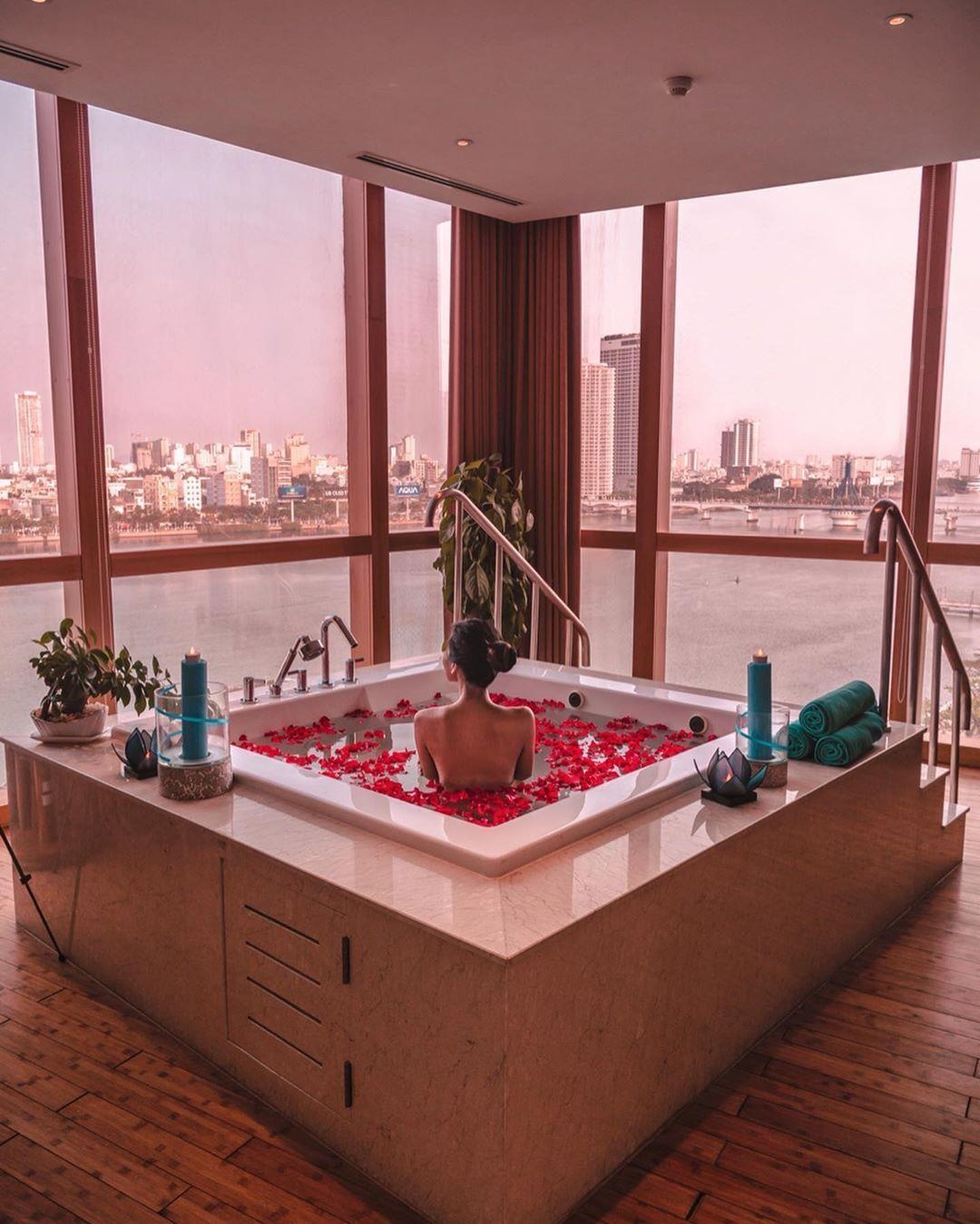 Hồ bơi trên cao sang chảnh ở Đà Nẵng ảnh 6 Ho boi tren cao sang chanh o Da Nang anh 6