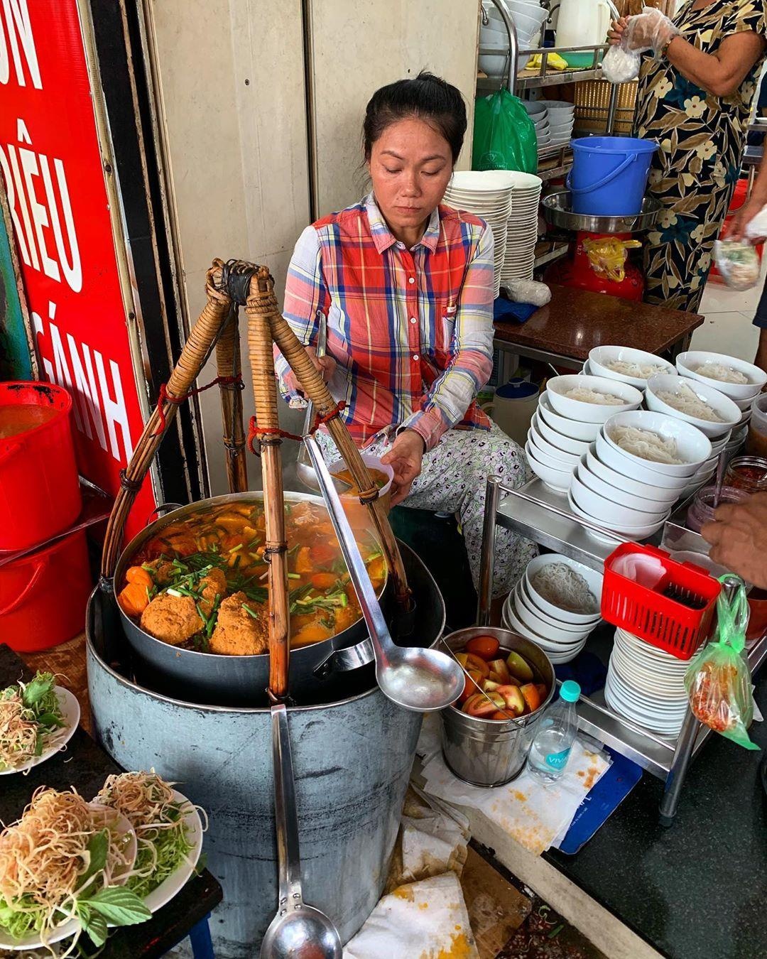 Những địa điểm bán bún riêu ngon ở TP.HCM ảnh 6 Nhung dia diem ban bun rieu ngon o TP.HCM anh 6