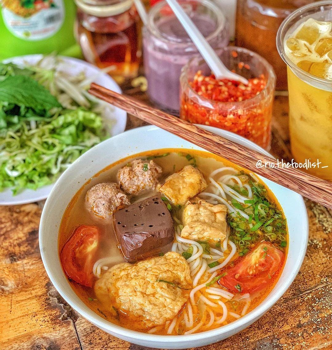 Những địa điểm bán bún riêu ngon ở TP.HCM ảnh 11 Nhung dia diem ban bun rieu ngon o TP.HCM anh 11