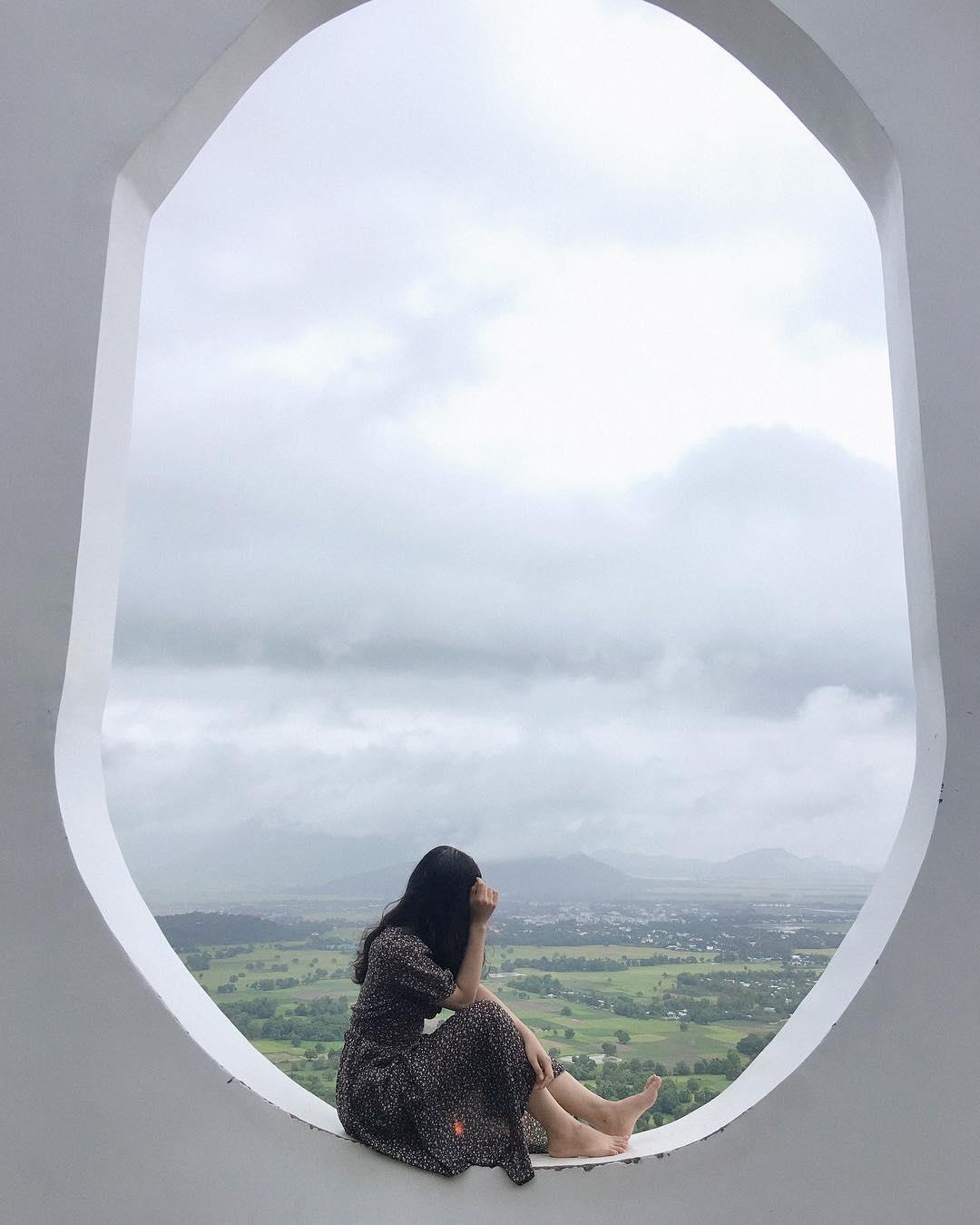 Giới trẻ sống ảo tại cổng trời An Giang ảnh 11 Gioi tre song ao tai cong troi An Giang anh 11