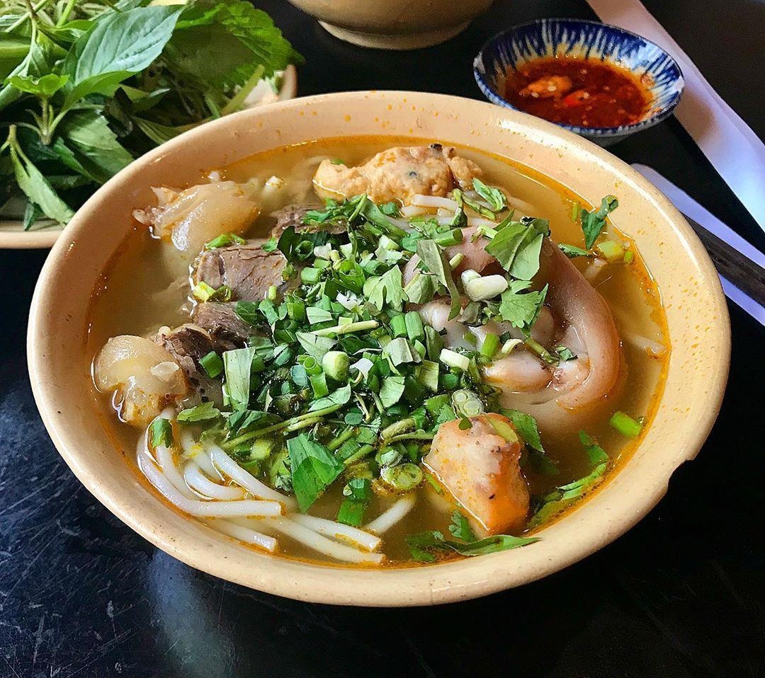 Những quán bún bò ngon ở TP.HCM ảnh 8 Nhung quan bun bo ngon o TP.HCM anh 8