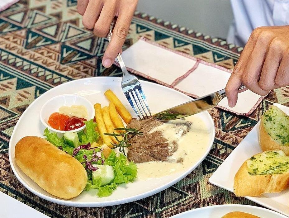 Hen ho cuoi tuan tai 5 nha hang steak ngon, gia hop ly o TP.HCM hinh anh