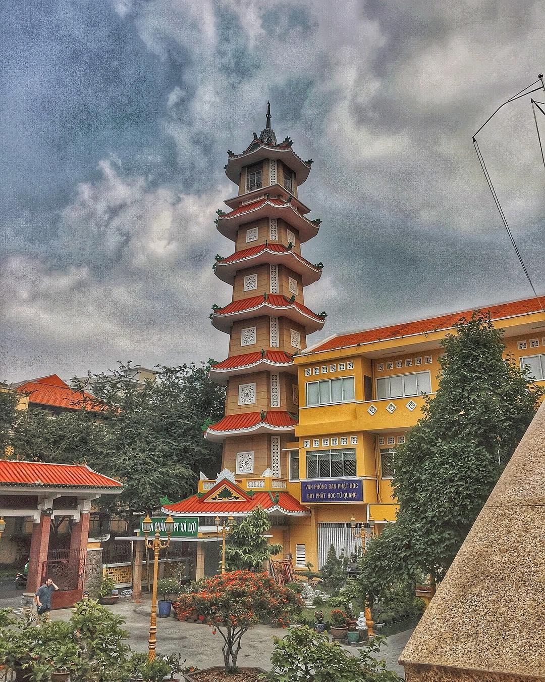 Nhung ngoi chua noi tieng o TP.HCM anh 1