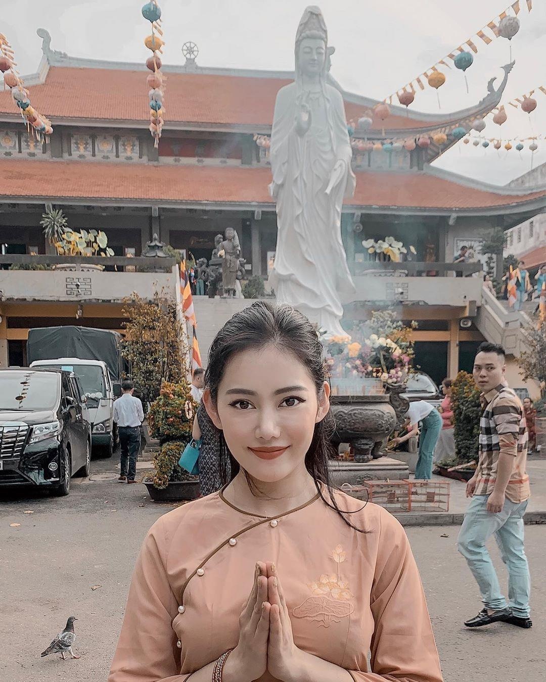 Nhung ngoi chua noi tieng o TP.HCM anh 6