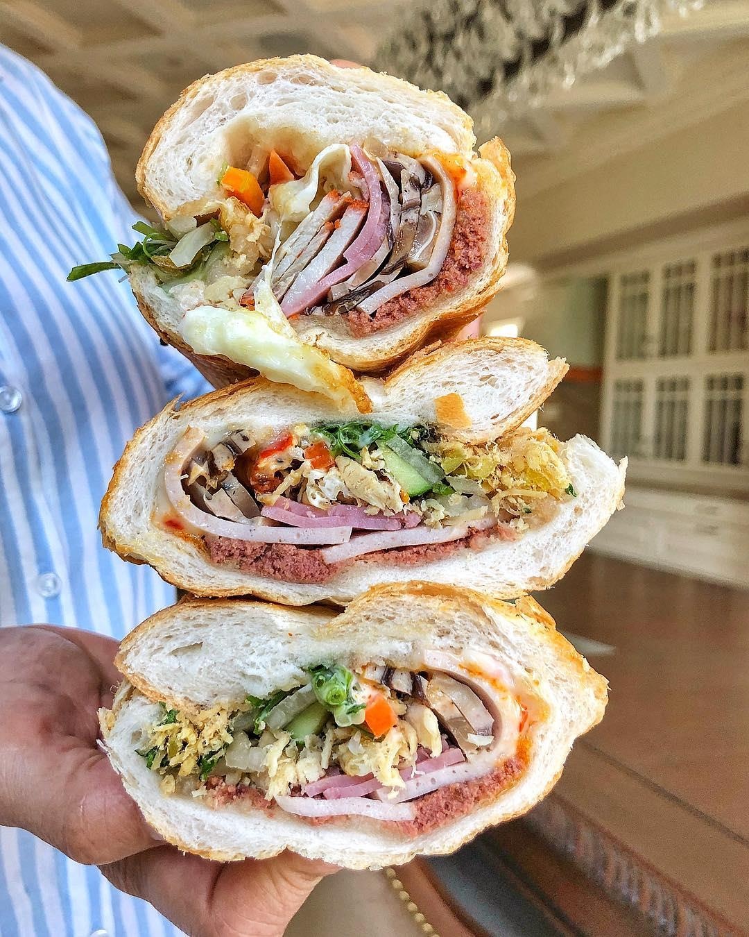 Tiệm bánh mì có view sống ảo như Hàn Quốc ở TP.HCM  ảnh 7 Tiem banh mi co view song ao nhu Han Quoc o TP.HCM anh 7