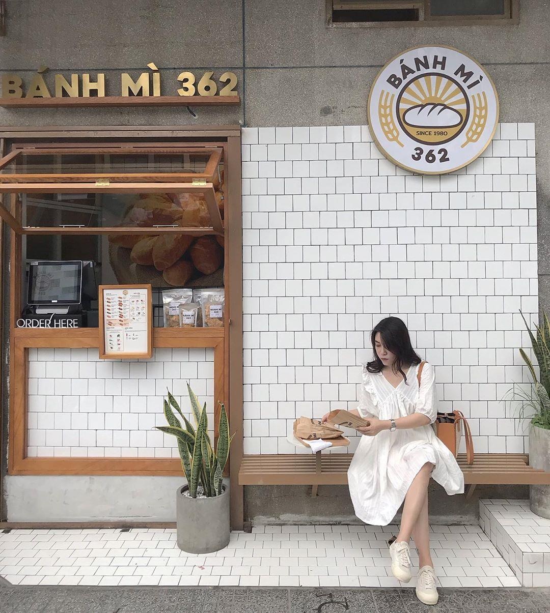 Tiệm bánh mì có view sống ảo như Hàn Quốc ở TP.HCM  ảnh 4 Tiem banh mi co view song ao nhu Han Quoc o TP.HCM anh 4
