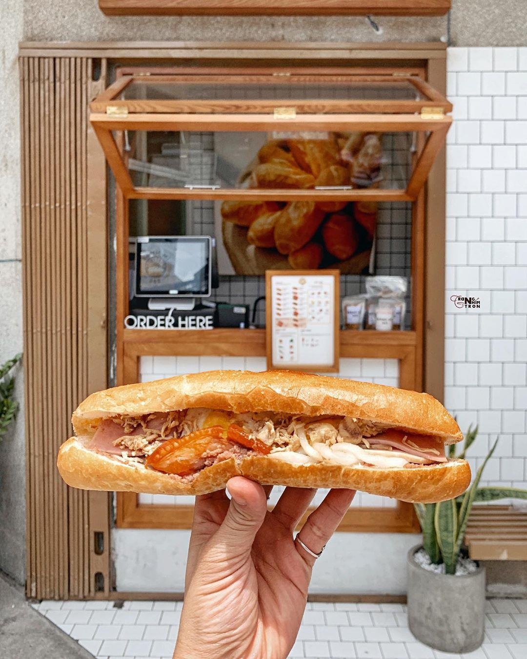 Tiệm bánh mì có view sống ảo như Hàn Quốc ở TP.HCM  ảnh 8 Tiem banh mi co view song ao nhu Han Quoc o TP.HCM anh 8