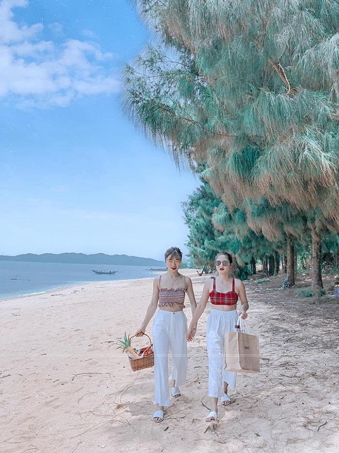 Dịp lễ du lịch tại Cái Chiên ở Quảng Ninh ảnh 16 Dip le du lich tai Cai Chien o Quang Ninh anh 16