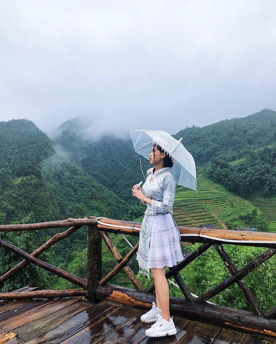 Giới trẻ khoe ảnh ở Sa Pa dù trời mưa gió ảnh 7 Gioi tre khoe anh o Sa Pa du troi mua gio anh 7