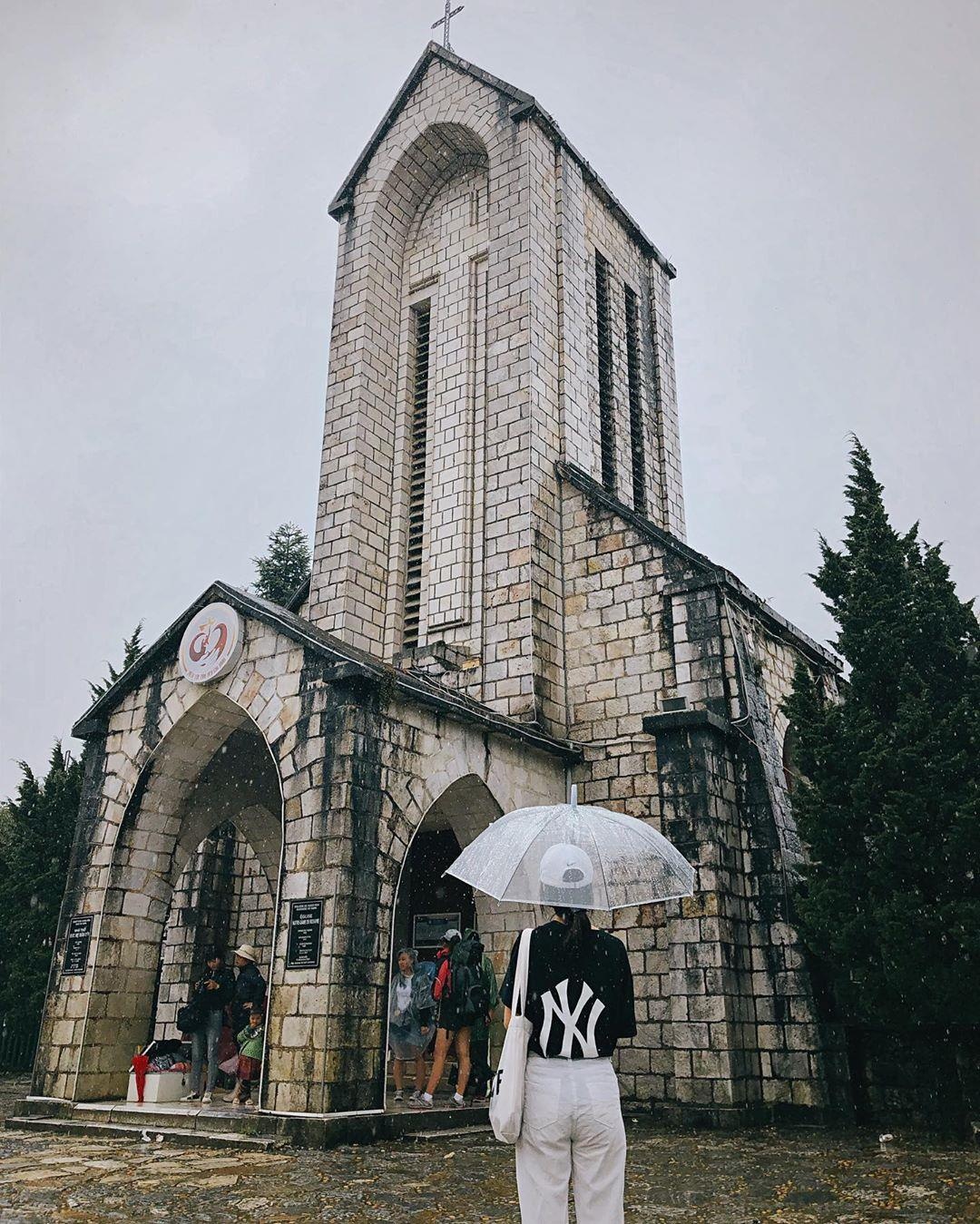 Giới trẻ khoe ảnh ở Sa Pa dù trời mưa gió ảnh 2 Gioi tre khoe anh o Sa Pa du troi mua gio anh 2