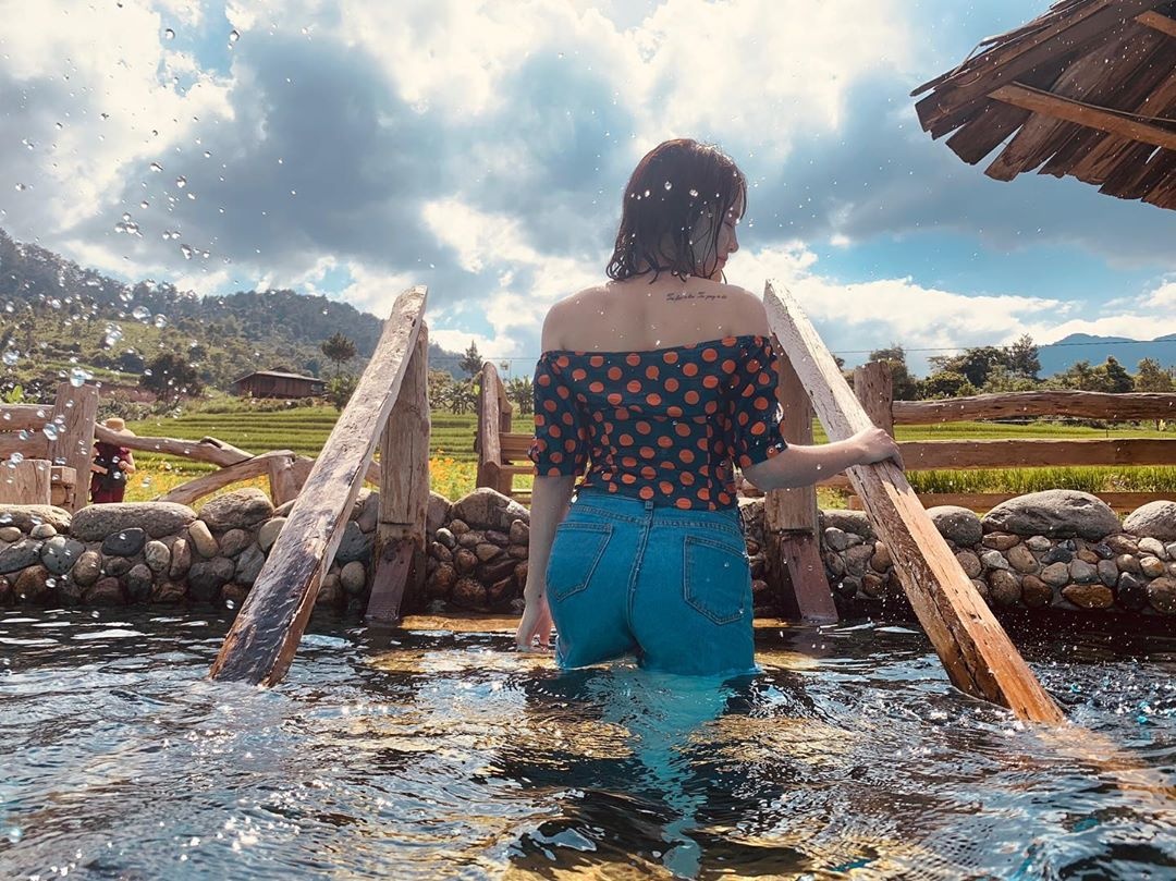 Suoi khoang nong Tram Tau thu hut gioi tre o Yen Bai anh 3