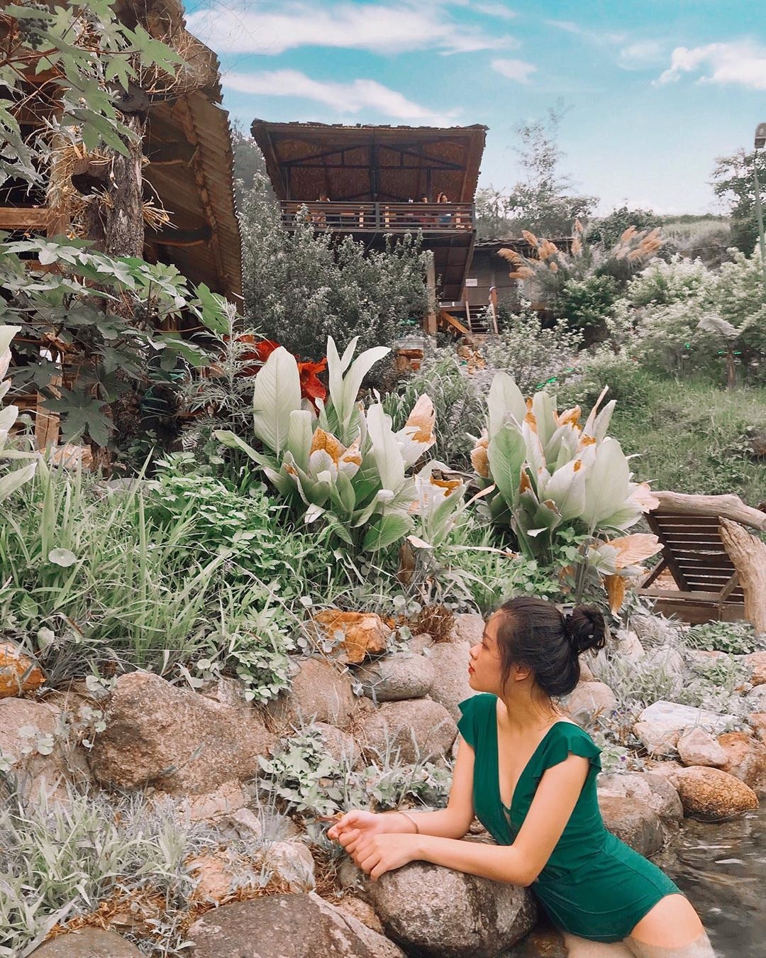 Suoi khoang nong Tram Tau thu hut gioi tre o Yen Bai anh 4