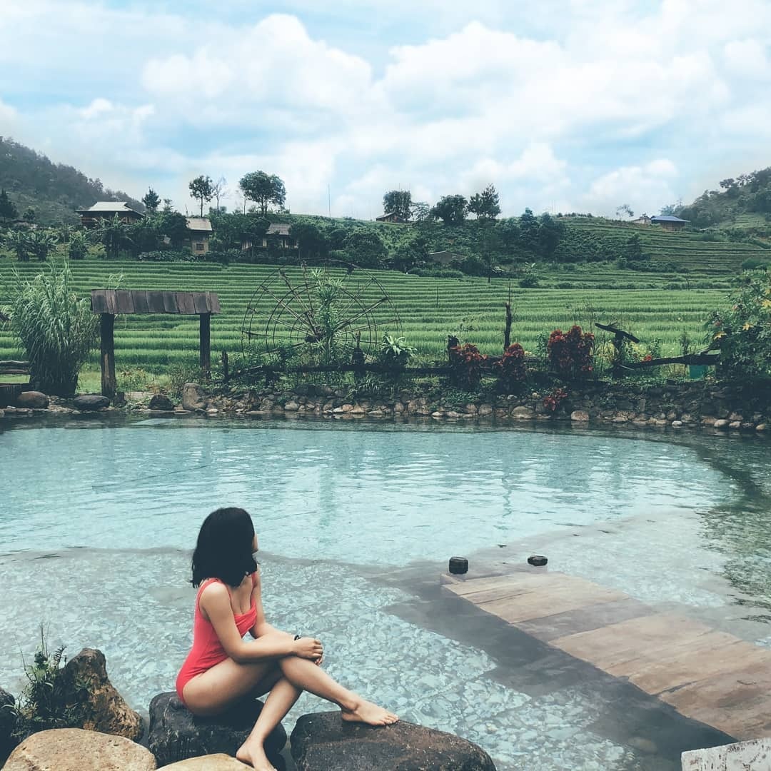 Suoi khoang nong Tram Tau thu hut gioi tre o Yen Bai anh 2