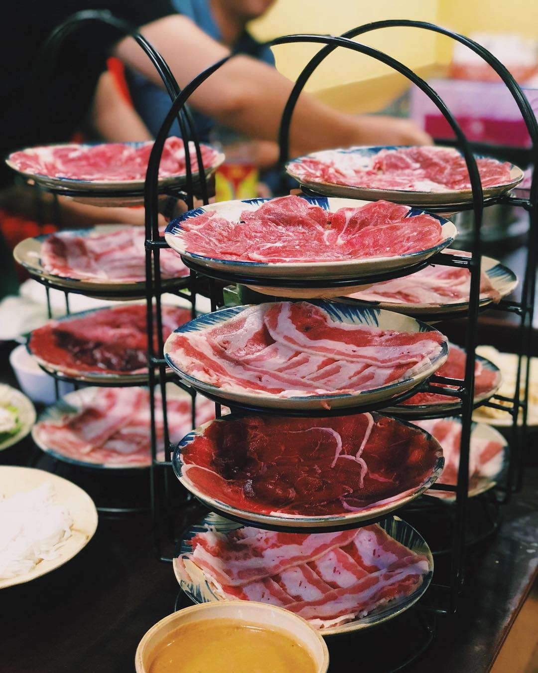 Thưởng thức bò thả ga tại 4 nhà hàng ở TP.HCM ảnh 4 Thuong thuc bo tha ga tai 4 nha hang o TP.HCM anh 4