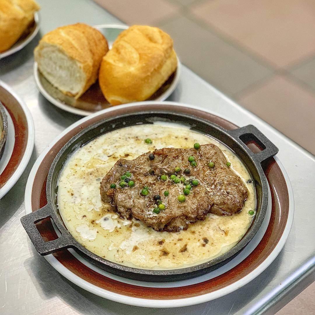 Thưởng thức bò thả ga tại 4 nhà hàng ở TP.HCM ảnh 8 Thuong thuc bo tha ga tai 4 nha hang o TP.HCM anh 8