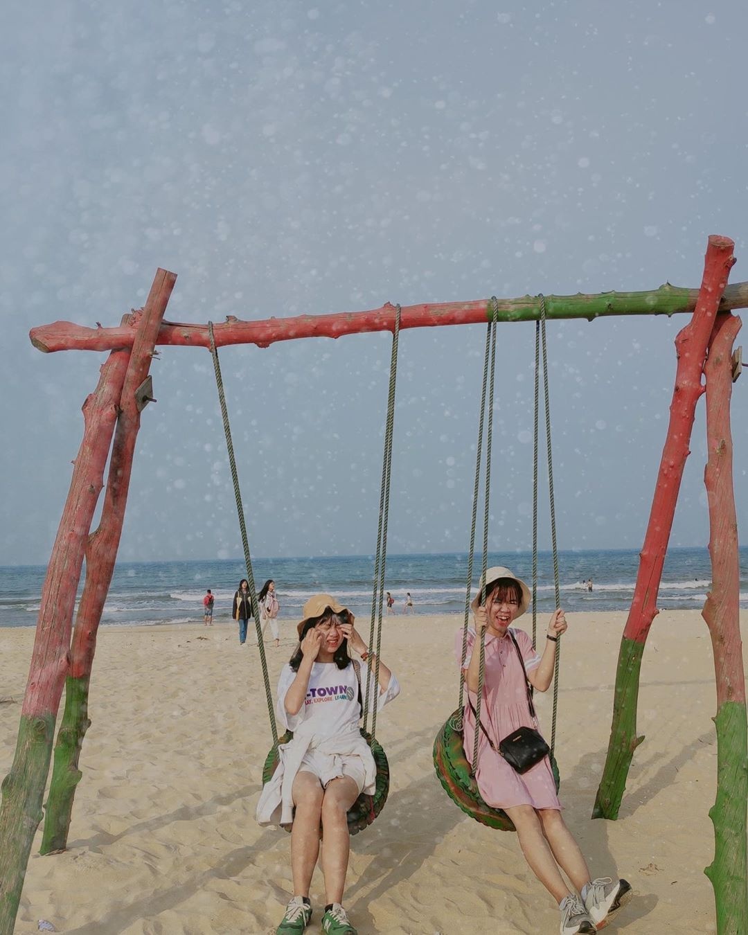 Biển Cửa Tùng ở Quảng Trị đẹp hoang sơ thu hút tín đồ du lịch ảnh 8 Bien Cua Tung o Quang Tri dep hoang so thu hut tin do du lich anh 8