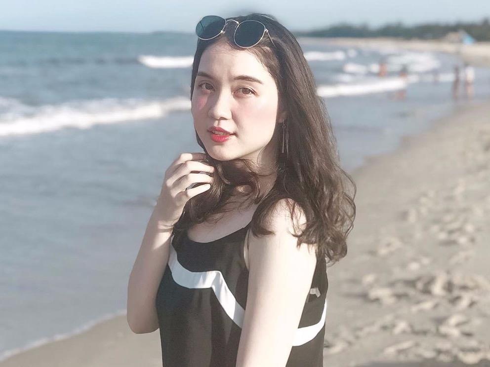 Bien Cua Tung dep hoang so hut gioi tre den Quang Tri hinh anh