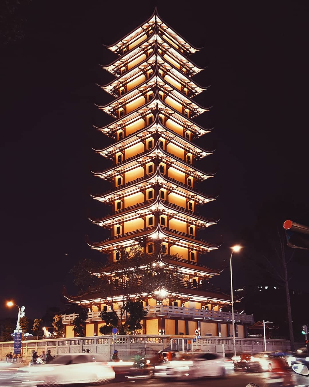 Những ngôi chùa đẹp,  linh thiêng ở TP.HCM  ảnh 13 Nhung ngoi chua dep,  linh thieng o TP.HCM anh 13