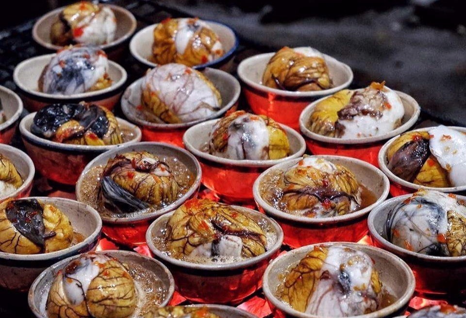 Hot vit dua va nhung loai trung la mui khien thuc khach e de hinh anh