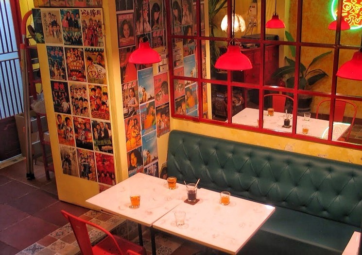 Lo dien quan an nhieu goc check-in tua Hong Kong o TP.HCM anh 5