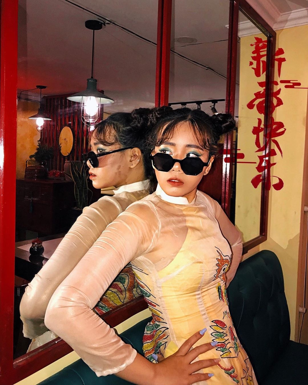 Lộ diện quán ăn nhiều góc check-in tựa Hong Kong ở TP.HCM ảnh 3 Lo dien quan an nhieu goc check-in tua Hong Kong o TP.HCM anh 3