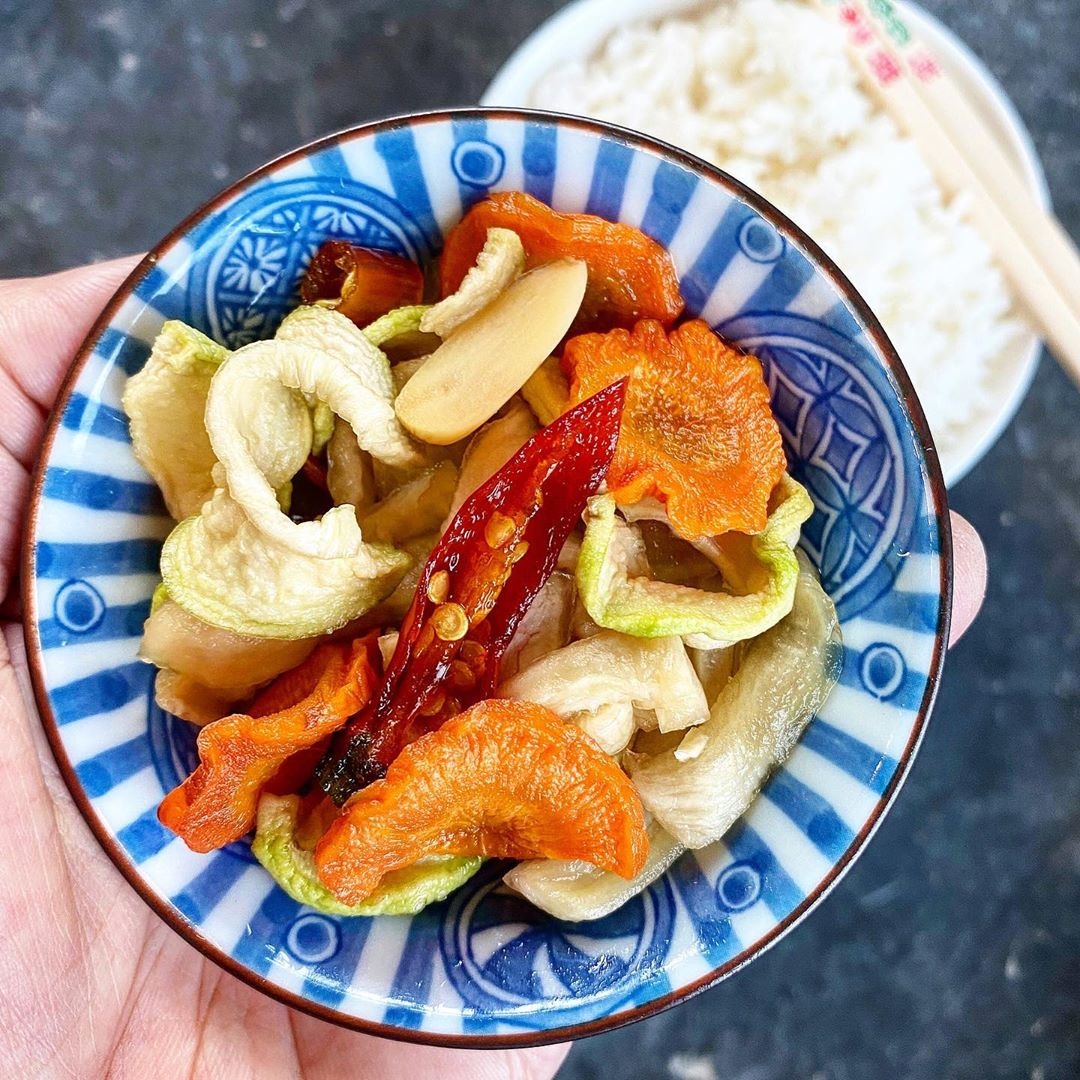 Nhung mon muoi chua thich hop trong bua com gia dinh anh 4