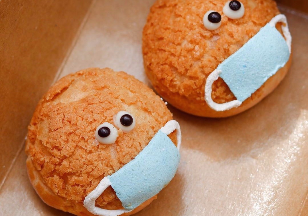 Banh su khau trang va nhung mon an vat dat hang online o TP.HCM hinh anh