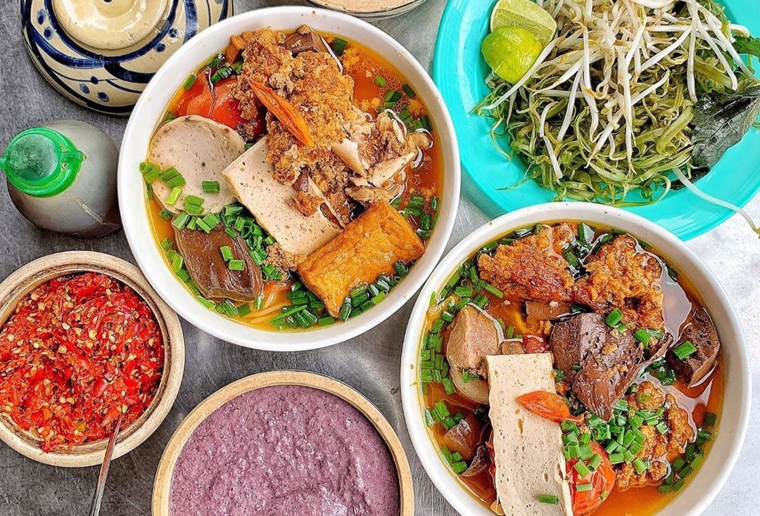 5 mon bun nong hoi hut khach vao chieu mua o TP.HCM hinh anh