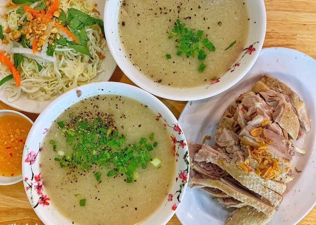 Doi vi voi 4 dia diem chao goi vit ngon o TP.HCM hinh anh