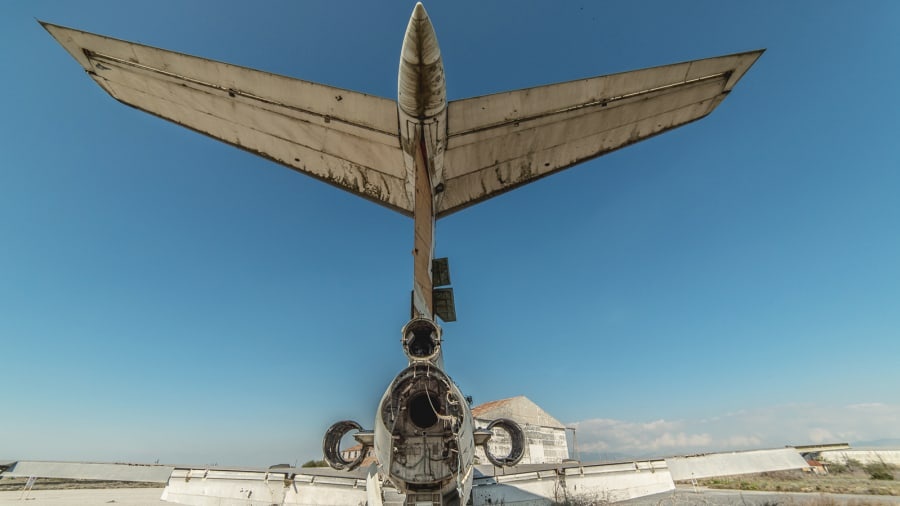 San bay quoc te bi bo hoang 44 nam o Dia Trung Hai hinh anh