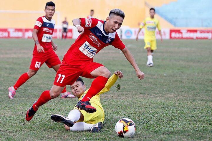 Tu Ngua,  Nghiem Xuan Tu,  bong da,  Mizuno anh 1