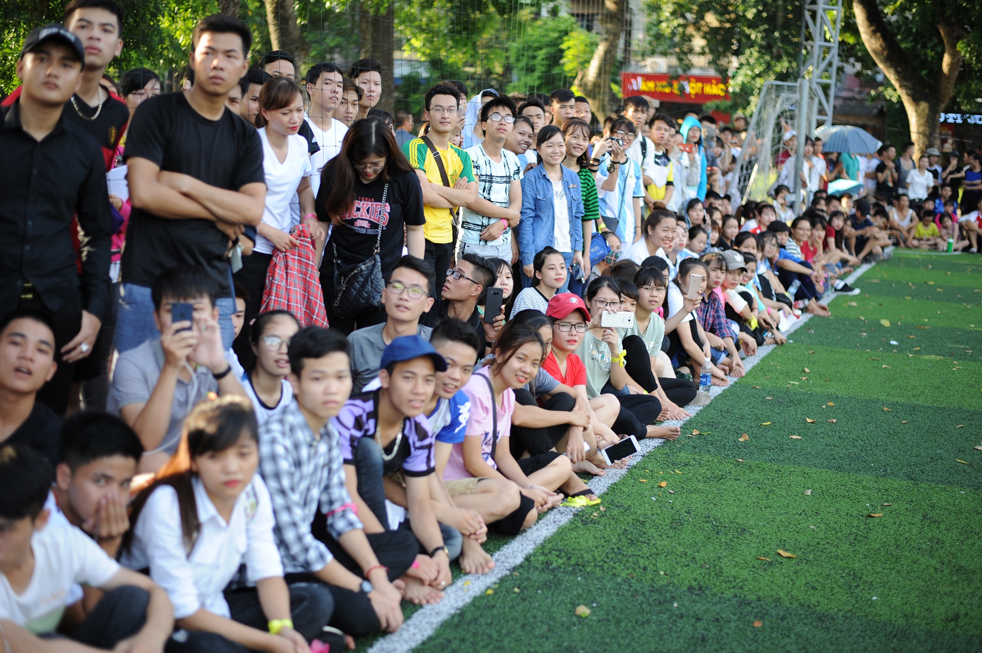 nguoi phan xu,  phan hai,  phan quan,  phan huong,  vstars club anh 4