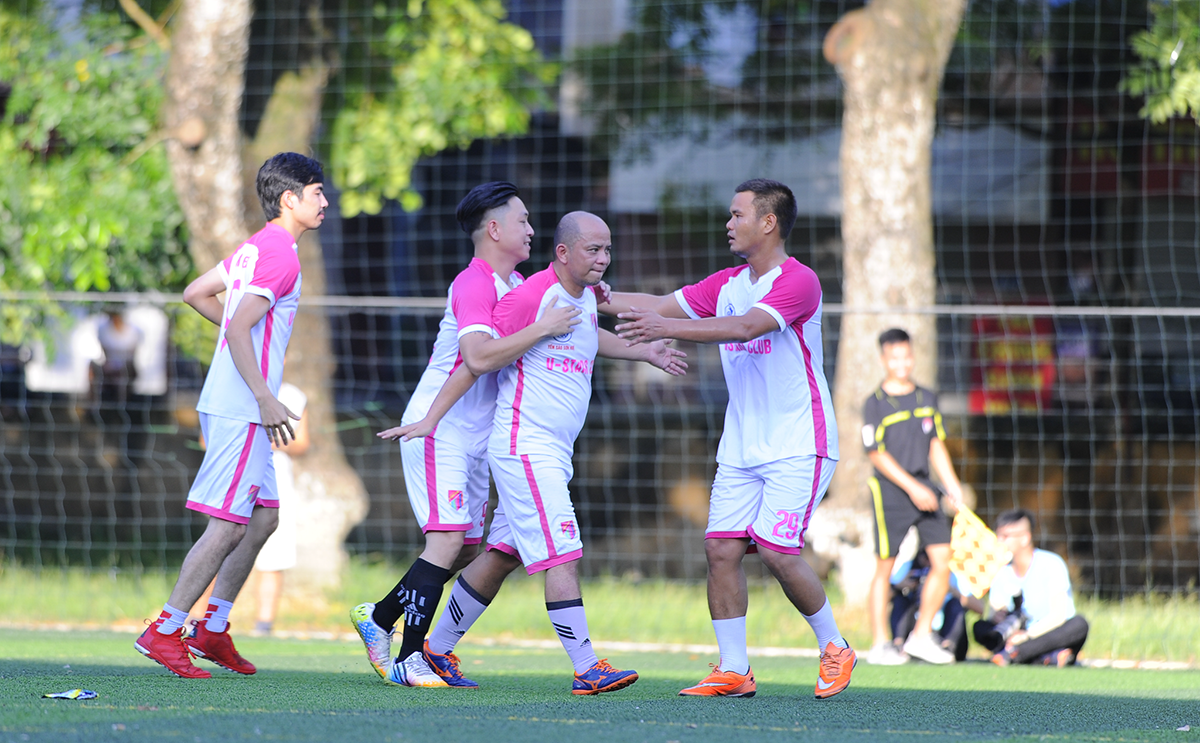 nguoi phan xu,  phan hai,  phan quan,  phan huong,  vstars club anh 9