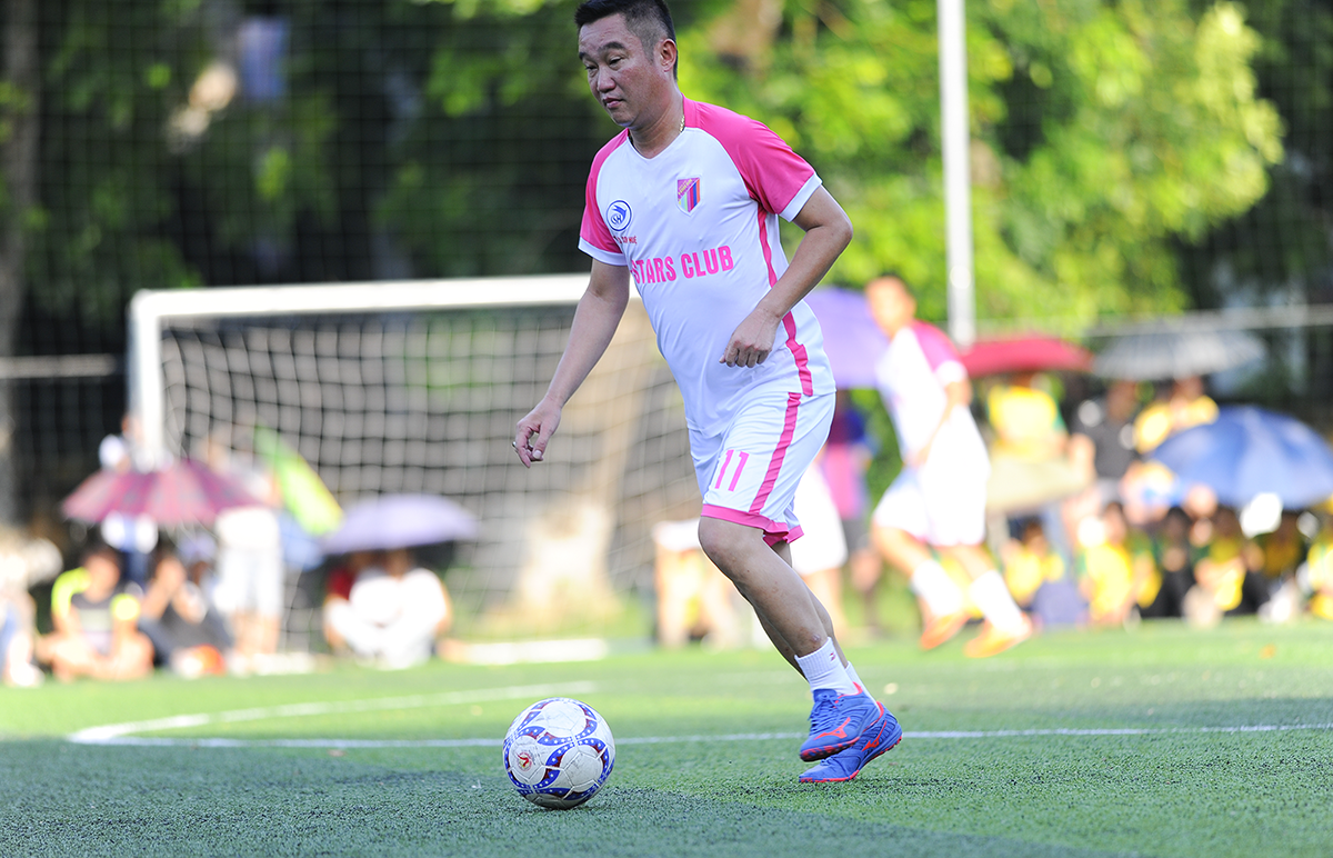 nguoi phan xu,  phan hai,  phan quan,  phan huong,  vstars club anh 11