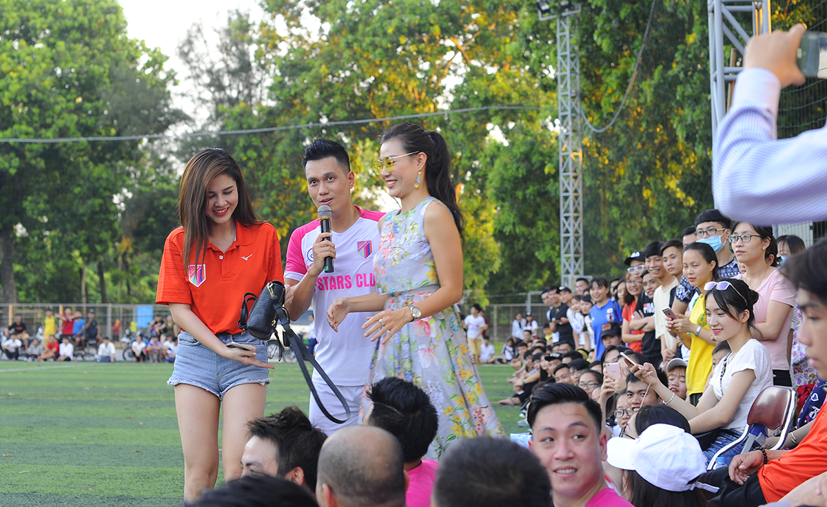 nguoi phan xu,  phan hai,  phan quan,  phan huong,  vstars club anh 13