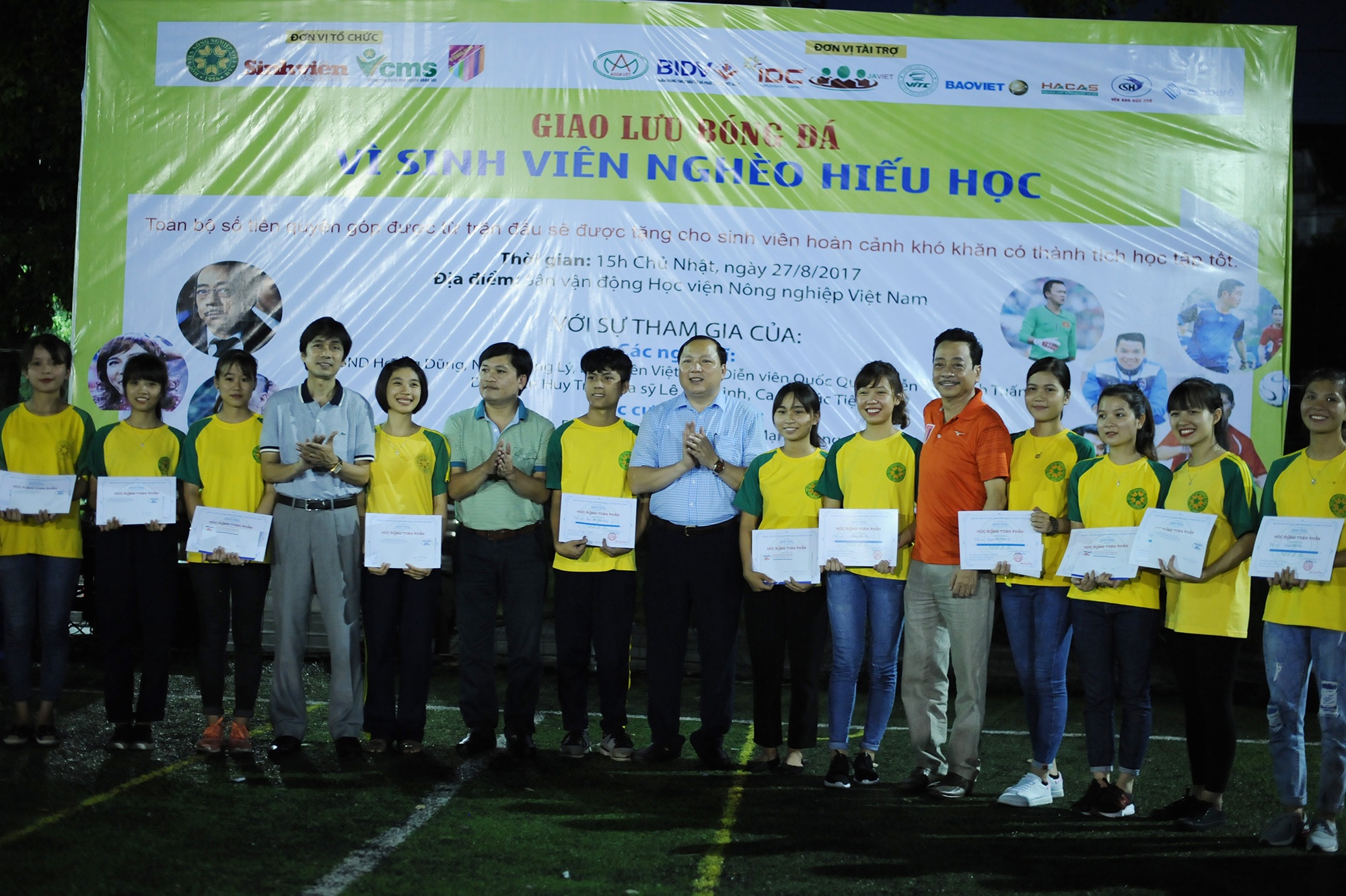 nguoi phan xu,  phan hai,  phan quan,  phan huong,  vstars club anh 14